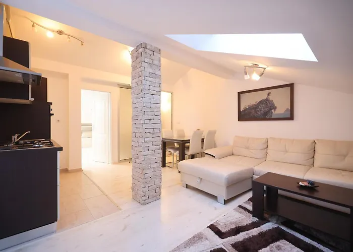 Skroce Apartman *